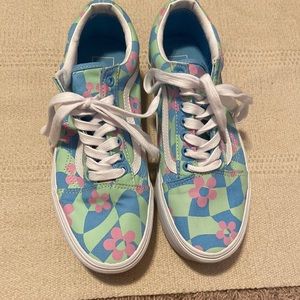 Women’s platform vans size 8.5